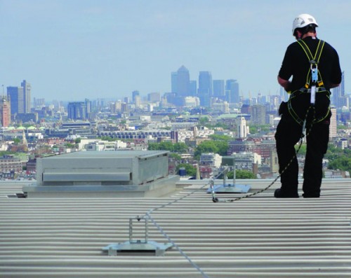 Hệ thống bảo vệ chống rơi ngã