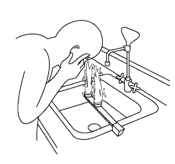 Tại sao vòi hoa sen khẩn cấp hoặc bồn rửa mắt lại quan trọng?
